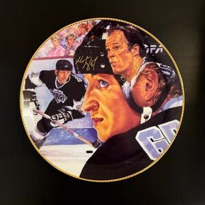 Wayne Gretzky Gordie Howe Gartlan Dual Autographed Signed The Great One Plate 99